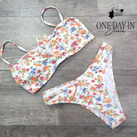 Adisputent Ribbed V Wire Bikini Swimsuit Size S - Picture 1 of 4